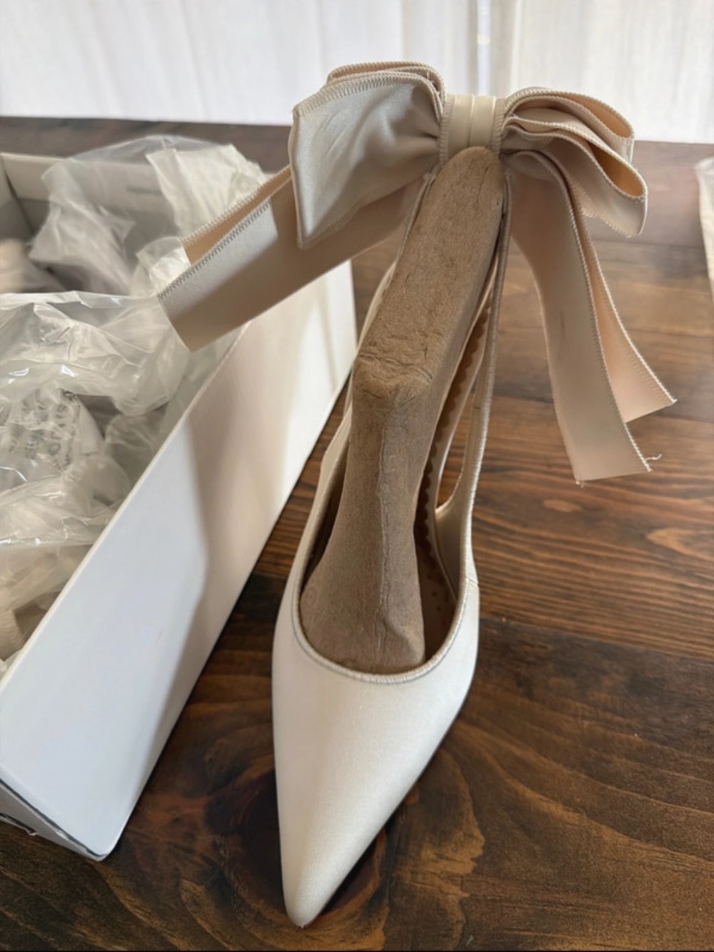 Steve Madden Cream Pointed-Toe Bow Ankle-Strap Pumps